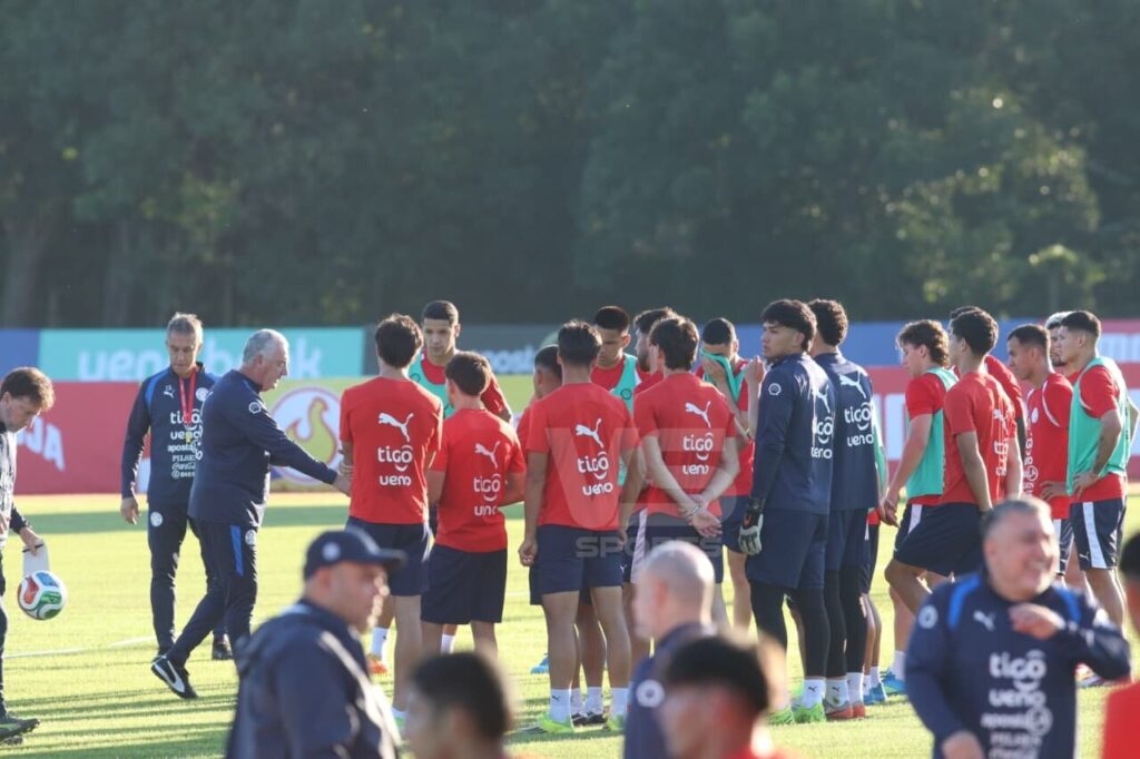 Alfaro mantiene en suspenso la lista mundialista: 55 preseleccionados, 26 elegidos