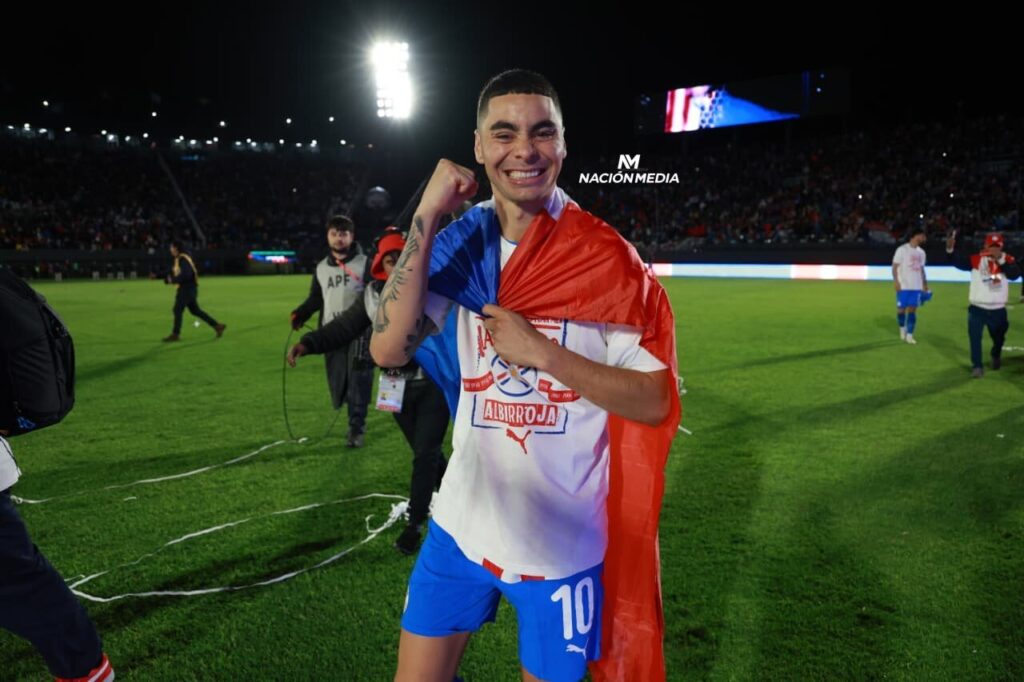 Almirón llega a Paraguay: "El pueblo se merece disfrutar esto"
