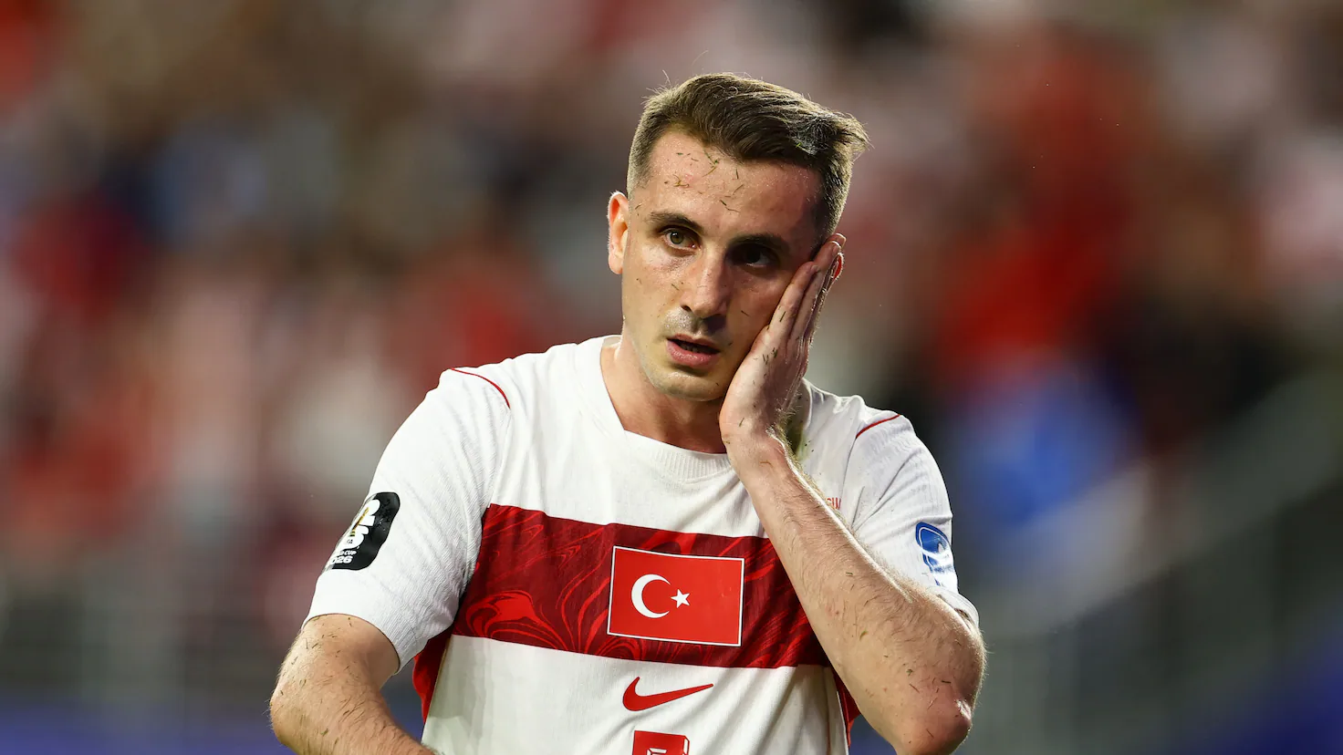Aktürkoglu genera polémica tras insultar aficionados en partido ante Paraguay