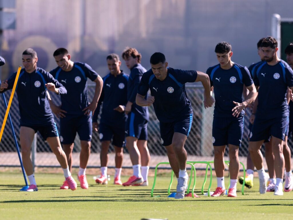 Albirroja enfrenta inconvenientes con dos futbolistas antes de duelo con Turquía