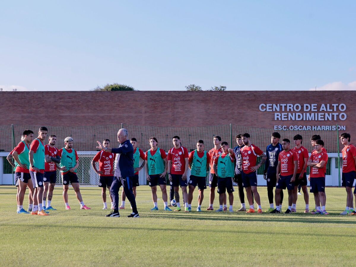 Albirroja intensifica preparación mundialista con nuevas incorporaciones