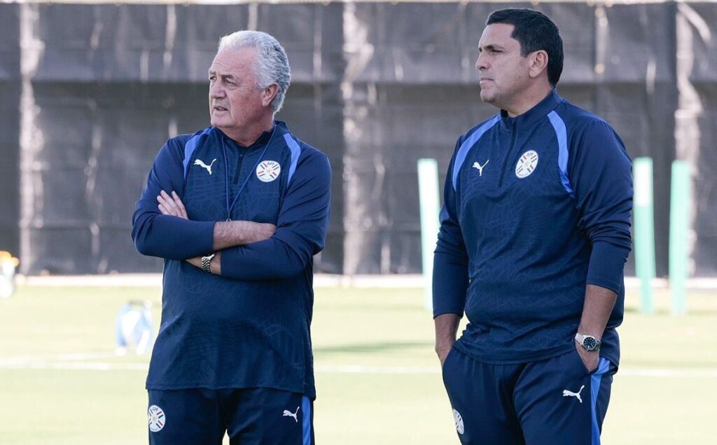 Alfaro convoca 28 jugadores para amistosos ante Bolivia y Colombia