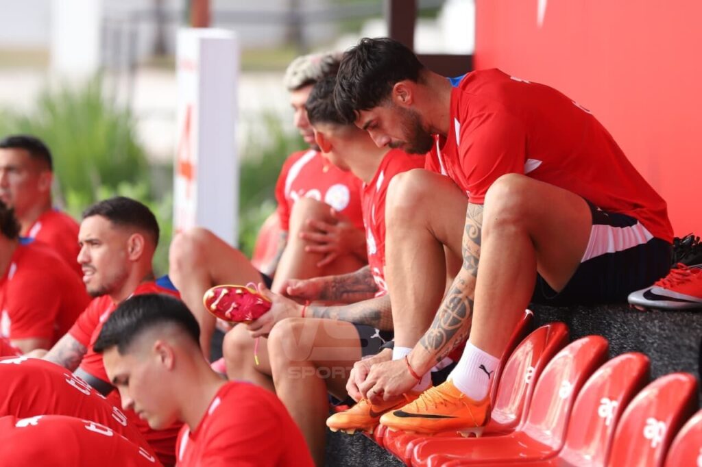 Alfaro mantiene el núcleo y prepara dos cambios para enfrentar a Australia