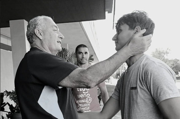 Alfaro recibe emotivo homenaje antes de partir hacia el Mundial 2026