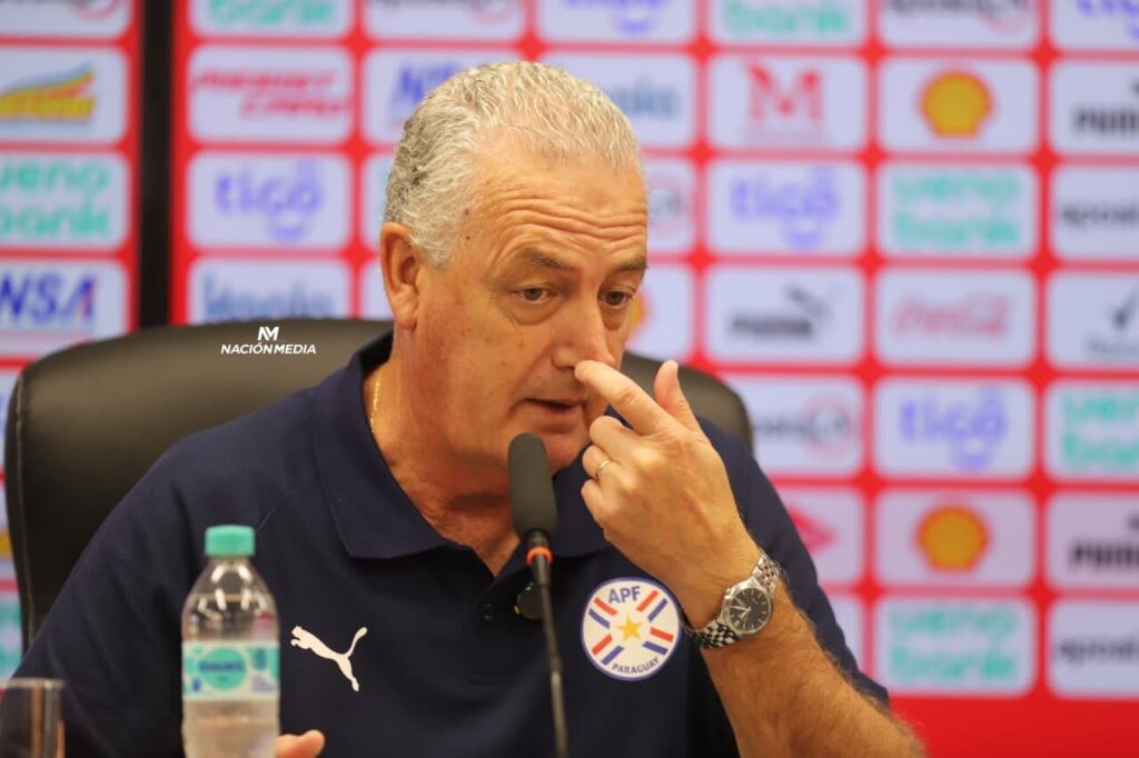 Alfaro revela lo difícil que fue comunicar a los excluidos del Mundial 2026