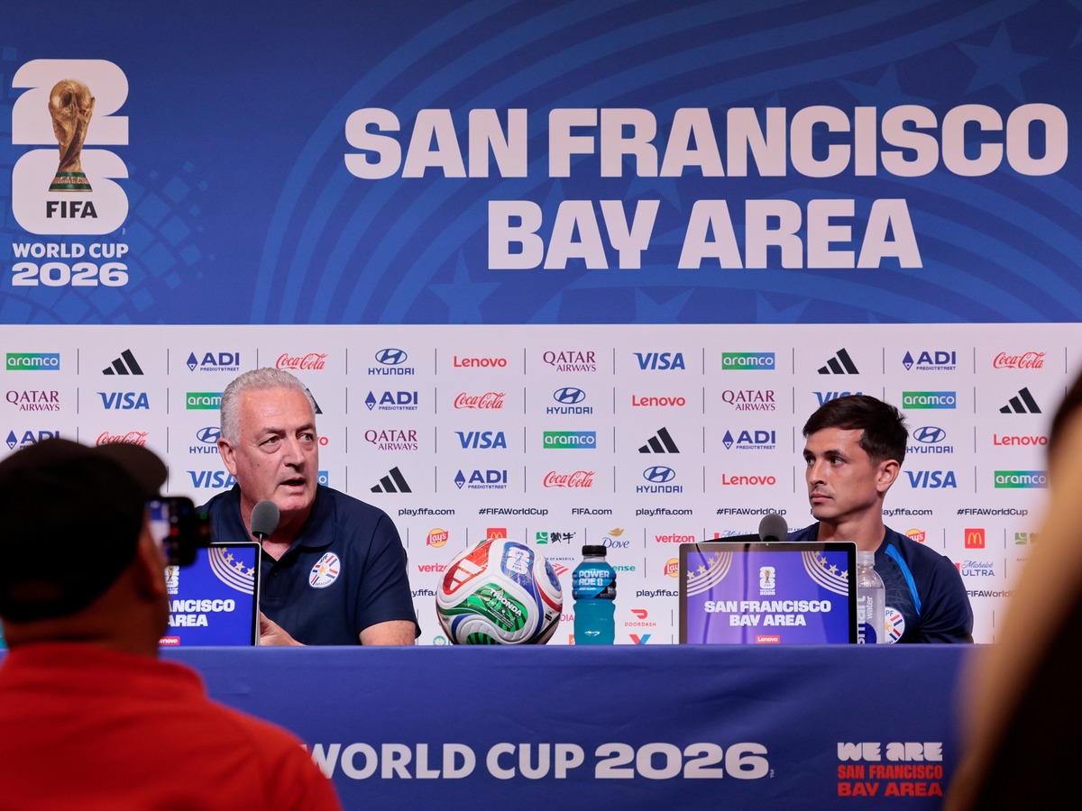 Alfaro y Cubas preparan a La Albirroja para duelo vital ante Australia