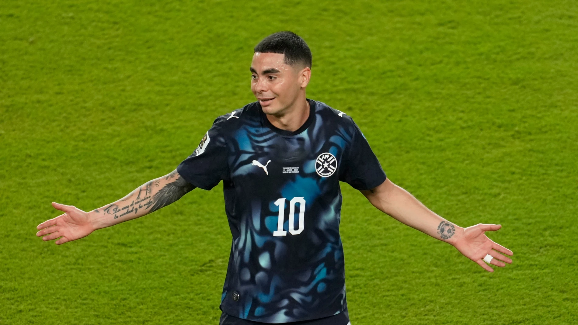 ¿Cuántos partidos pierde Almirón por su expulsión ante Turquía?