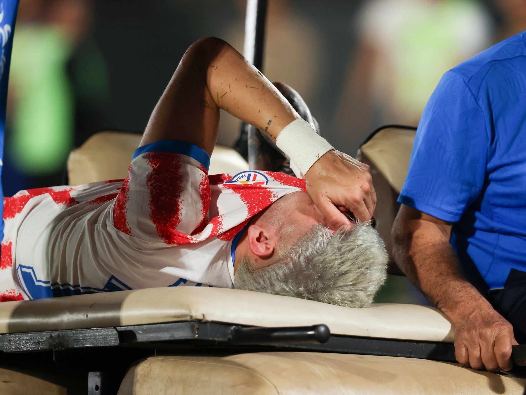 Enciso abandona lesionado: Alfaro teme perder al volante ante Nicaragua