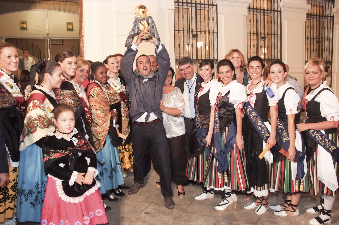 España busca exhibir el trofeo del Mundial 2026 en gira nacional