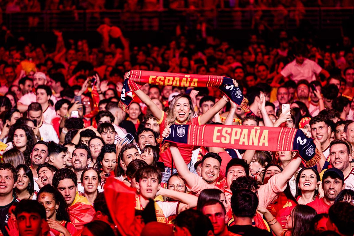 España celebra su título mundial con desfile en Madrid