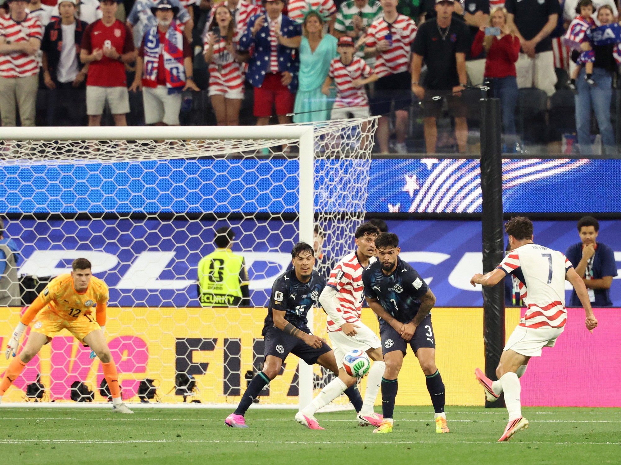Estados Unidos goleó en debut, pero el Mundial no conquista Nueva York