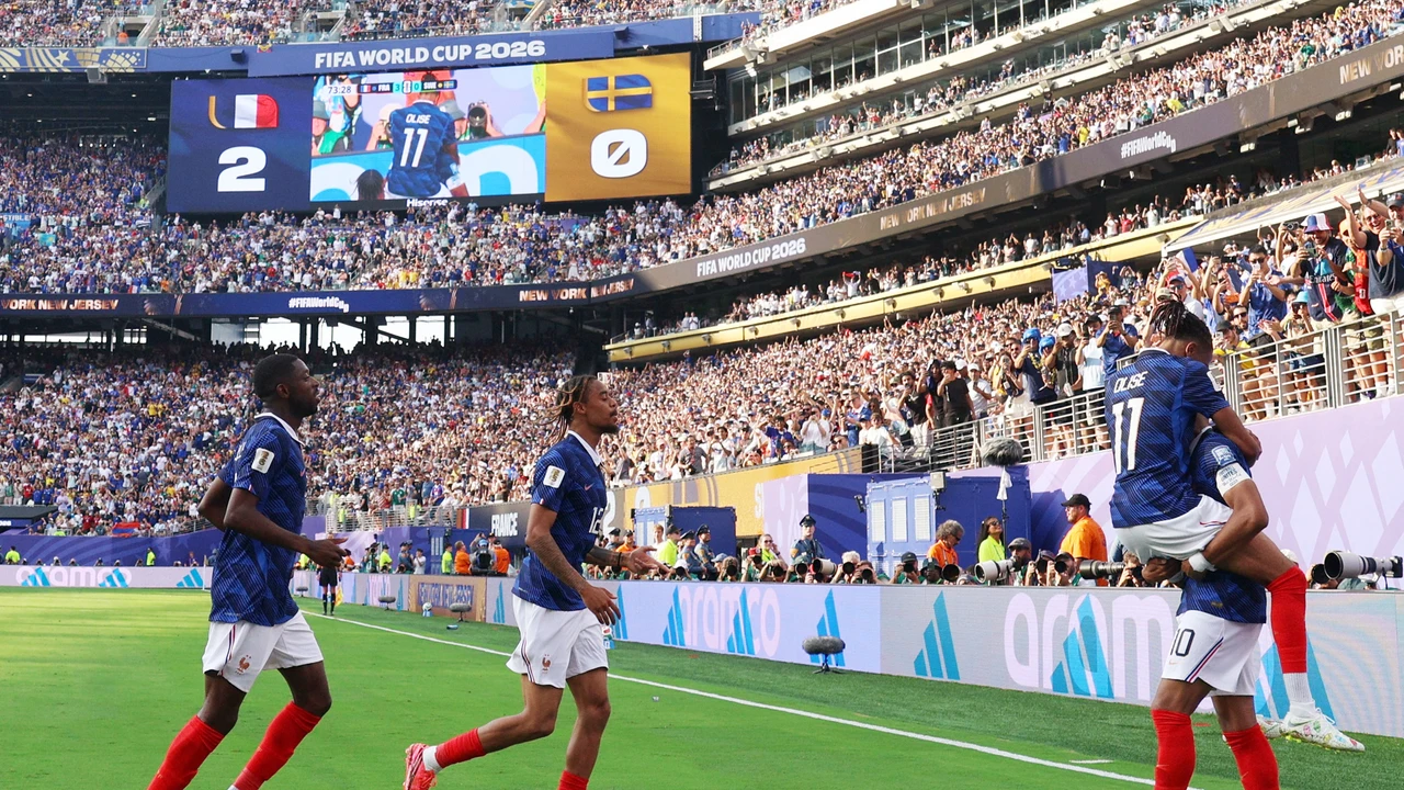 Francia arrebata el favoritismo: goleó a Suecia 3-0 rumbo a octavos