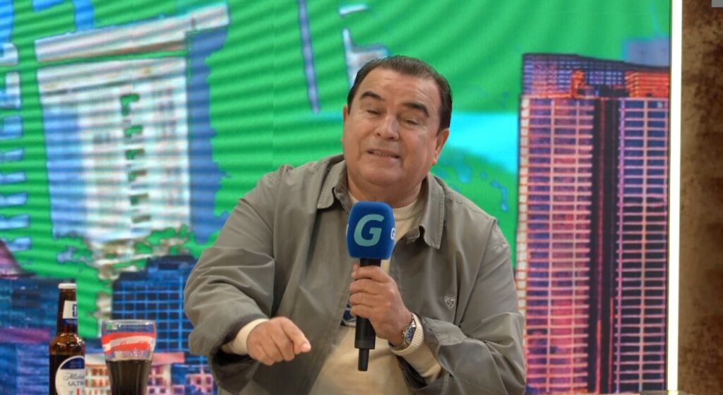 Hicks critica a Alfaro: "Estaba en la misma burbuja que los jugadores"