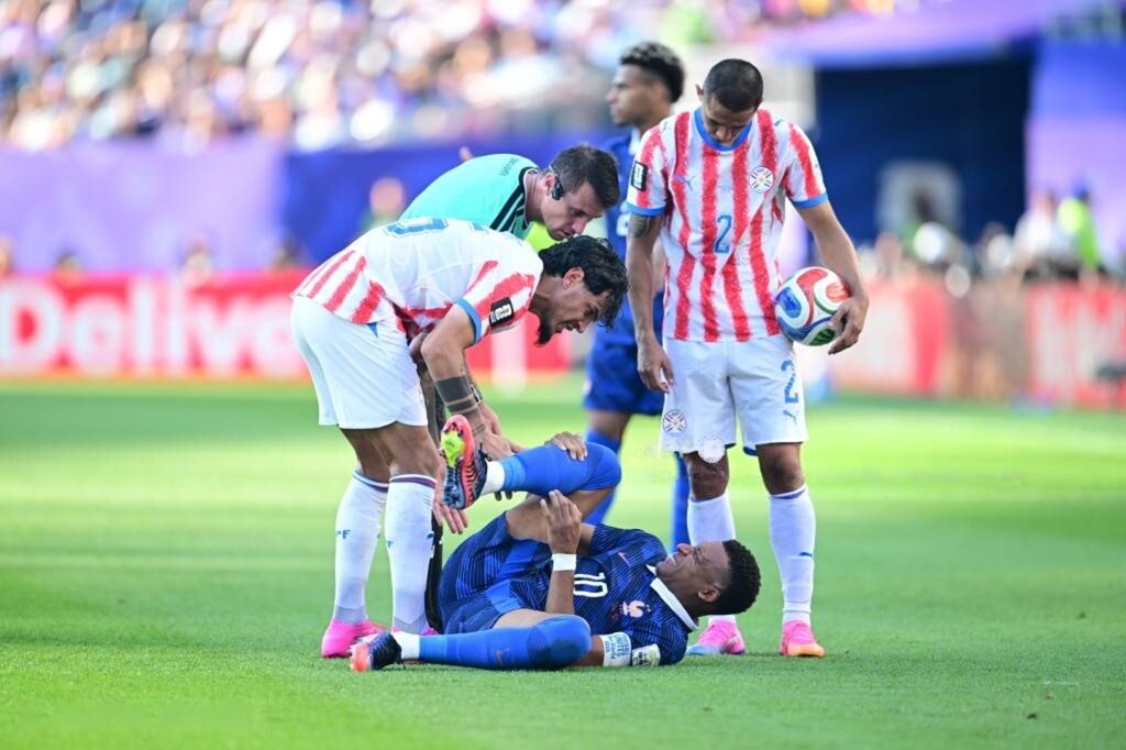 Joe Hart critica duramente a Paraguay tras partido ante Francia
