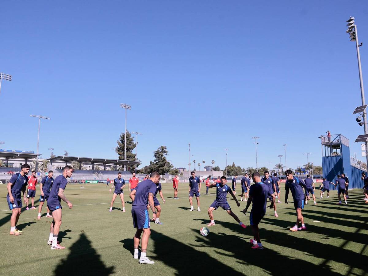 La Albirroja ultima detalles en San José rumbo a su debut mundial