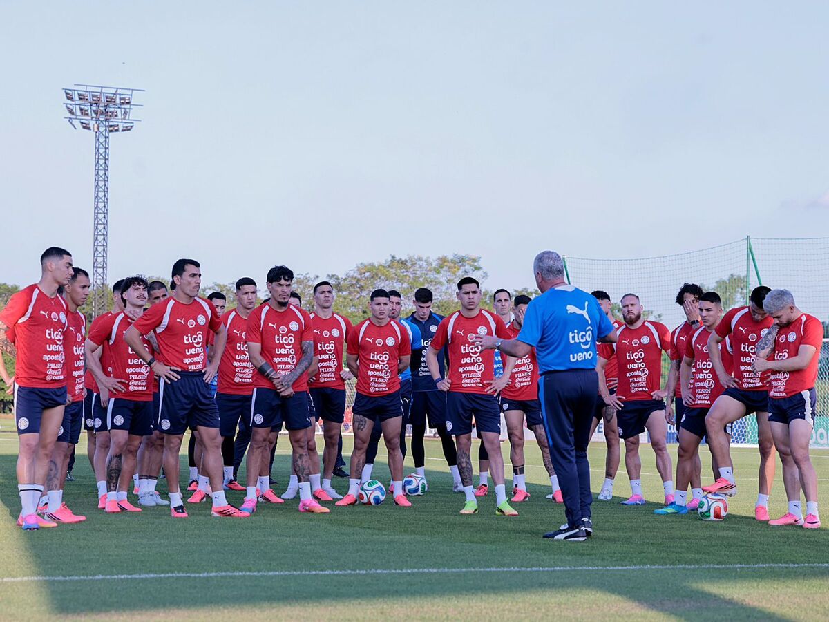 La Albirroja ultimó detalles en el CARDE antes de partir al Mundial