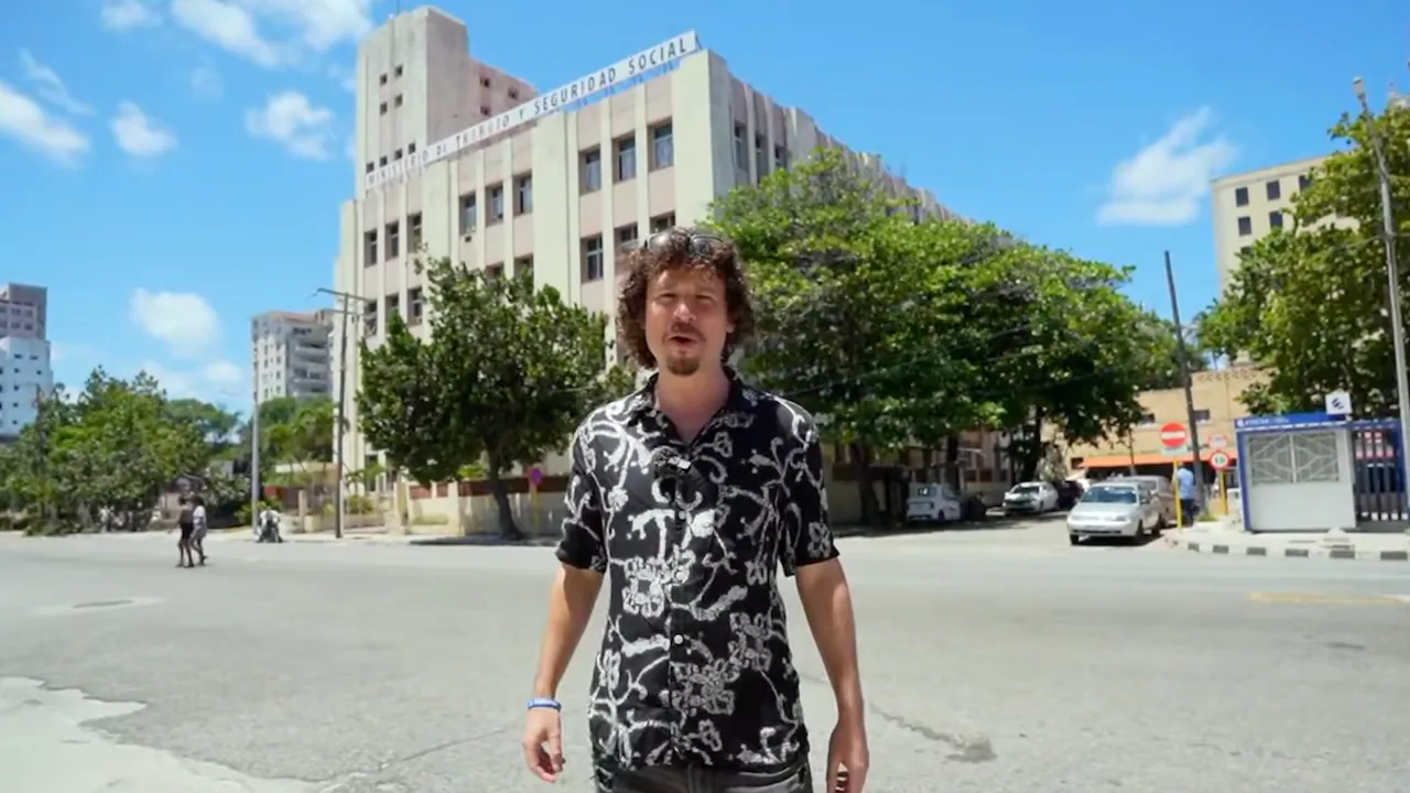 Luisito Comunica pide disculpas a fans de BTS por polémica en Mundial 2026