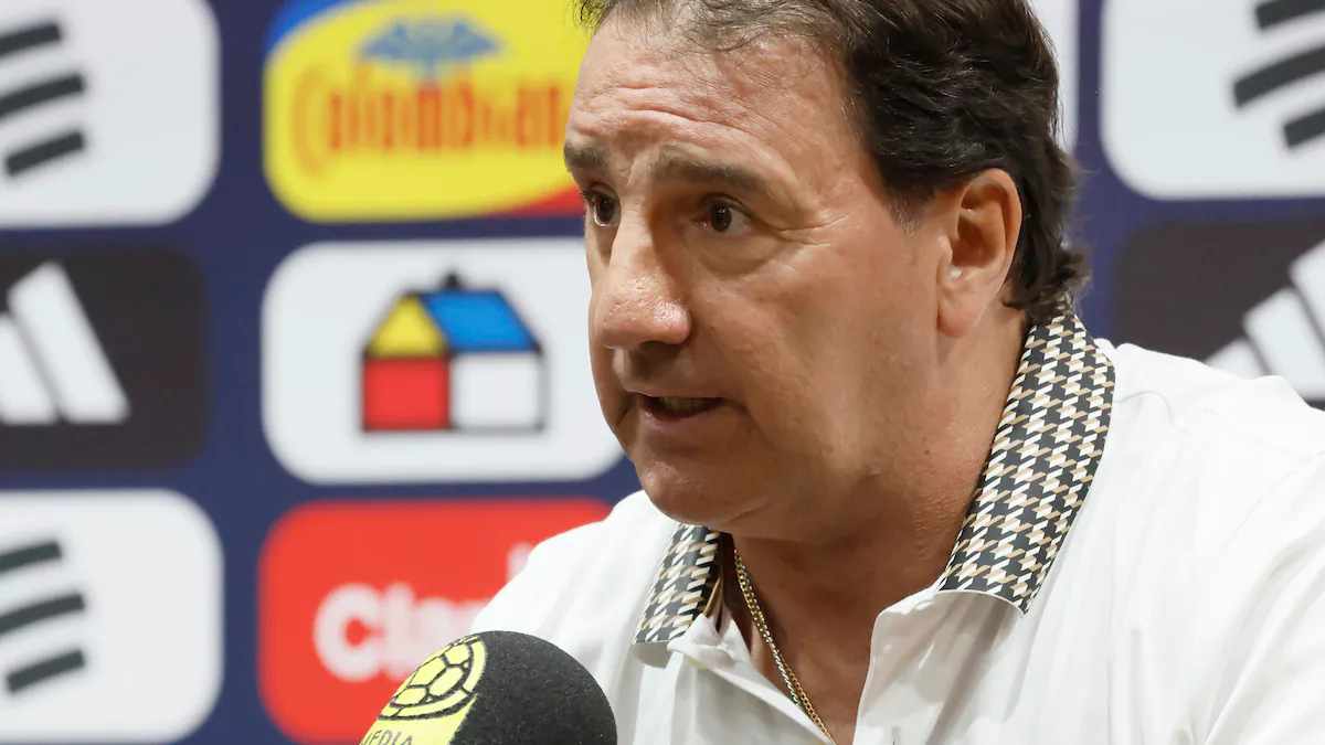Néstor Lorenzo entre los 15 técnicos mejor pagados del Mundial 2026