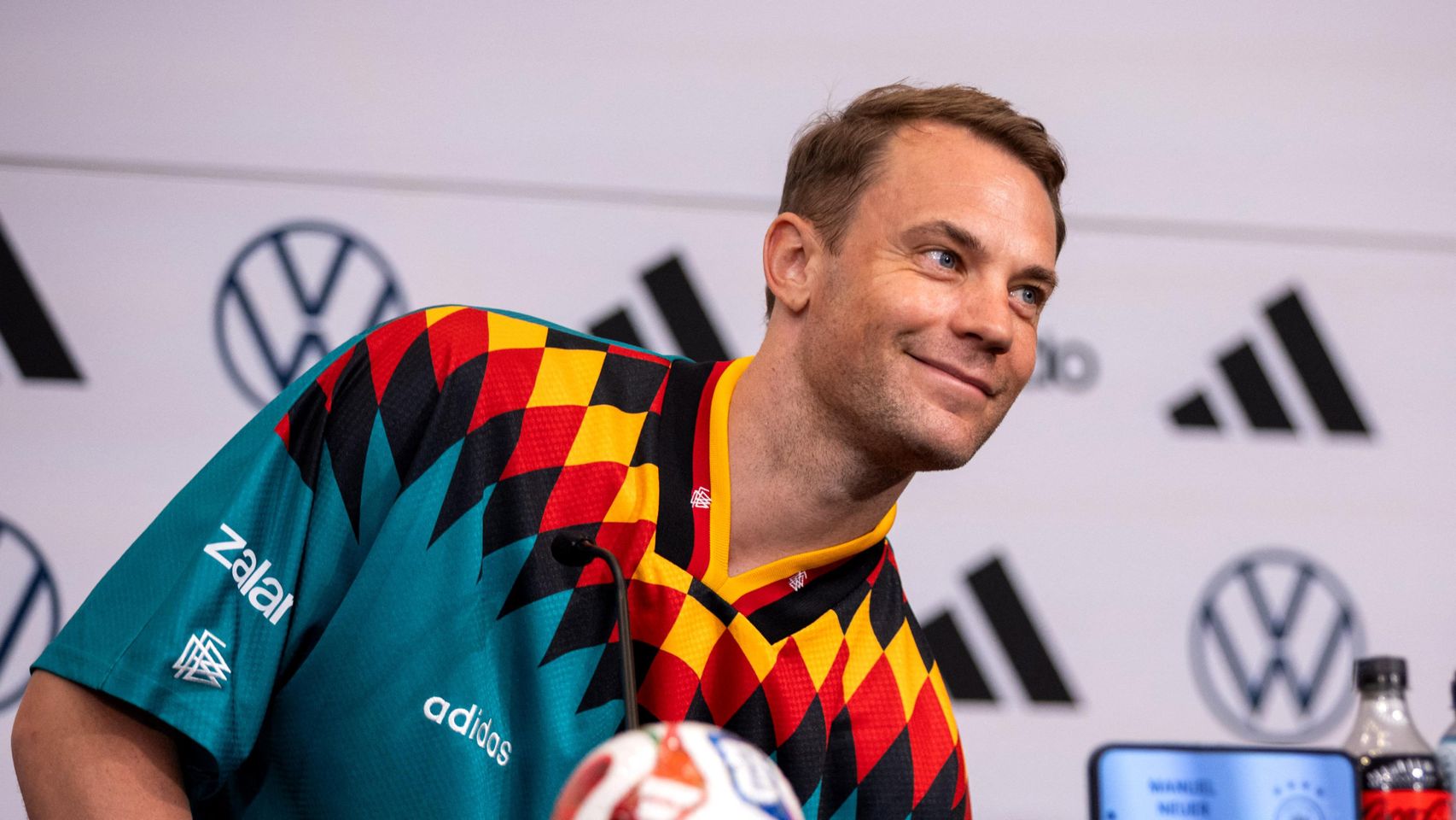 Neuer: más allá del fútbol, el imperio empresarial del portero alemán