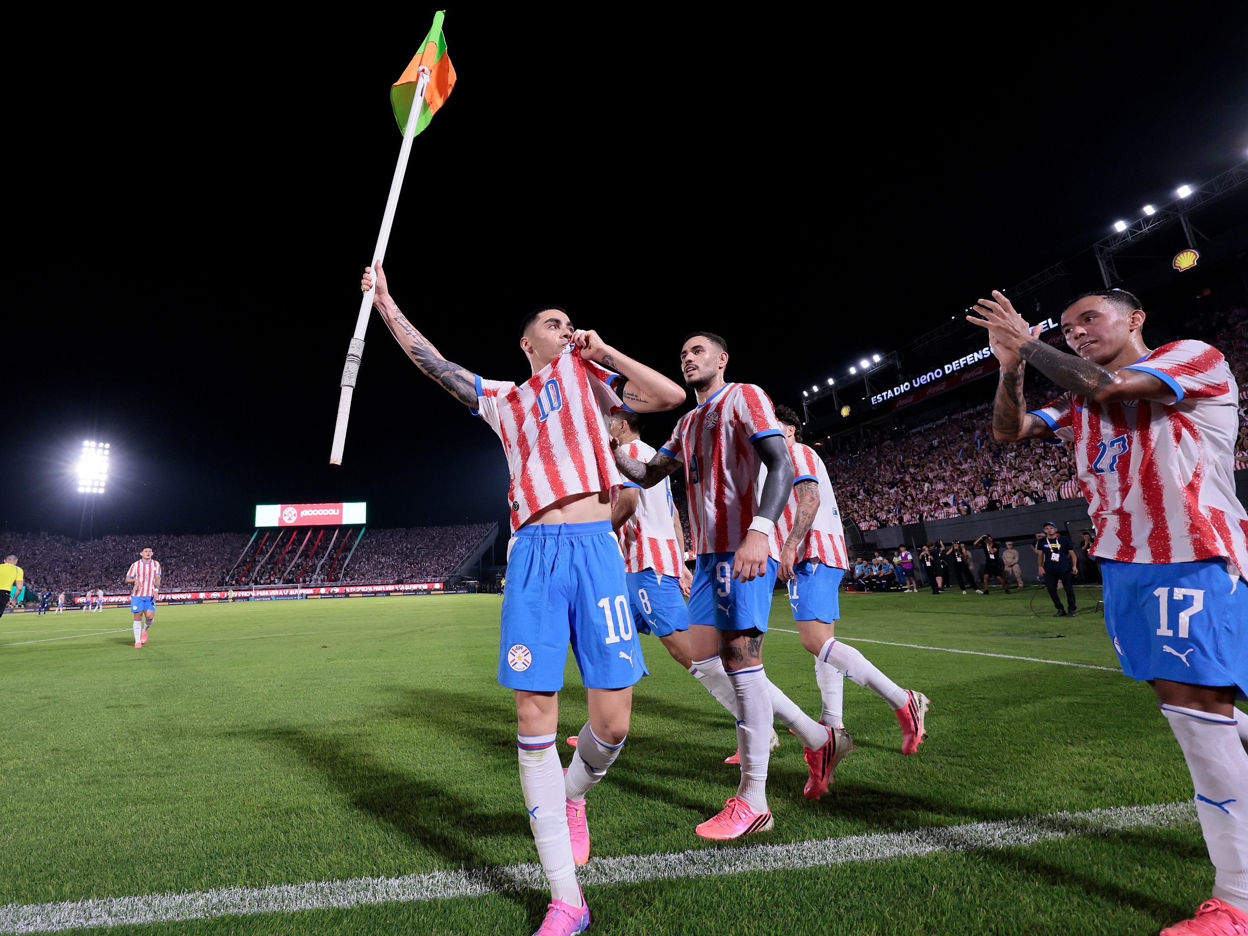 Paraguay vence 4-0 a Nicaragua en emotiva despedida antes del Mundial