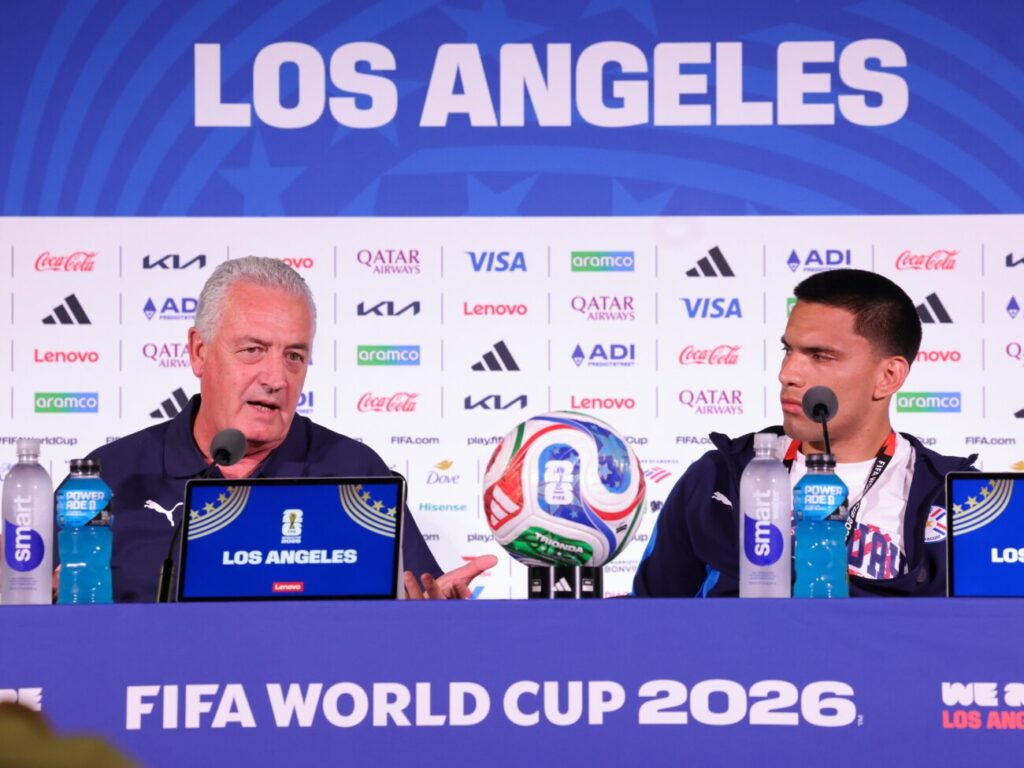 ¿Pesó el debut? La respuesta de Gustavo Alfaro tras caída ante USA
